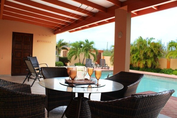 Porch - Sunrise Villa (Noord)