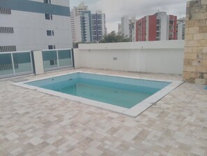Indoor pool, pool loungers - Pousada Beira Mar (Recife)