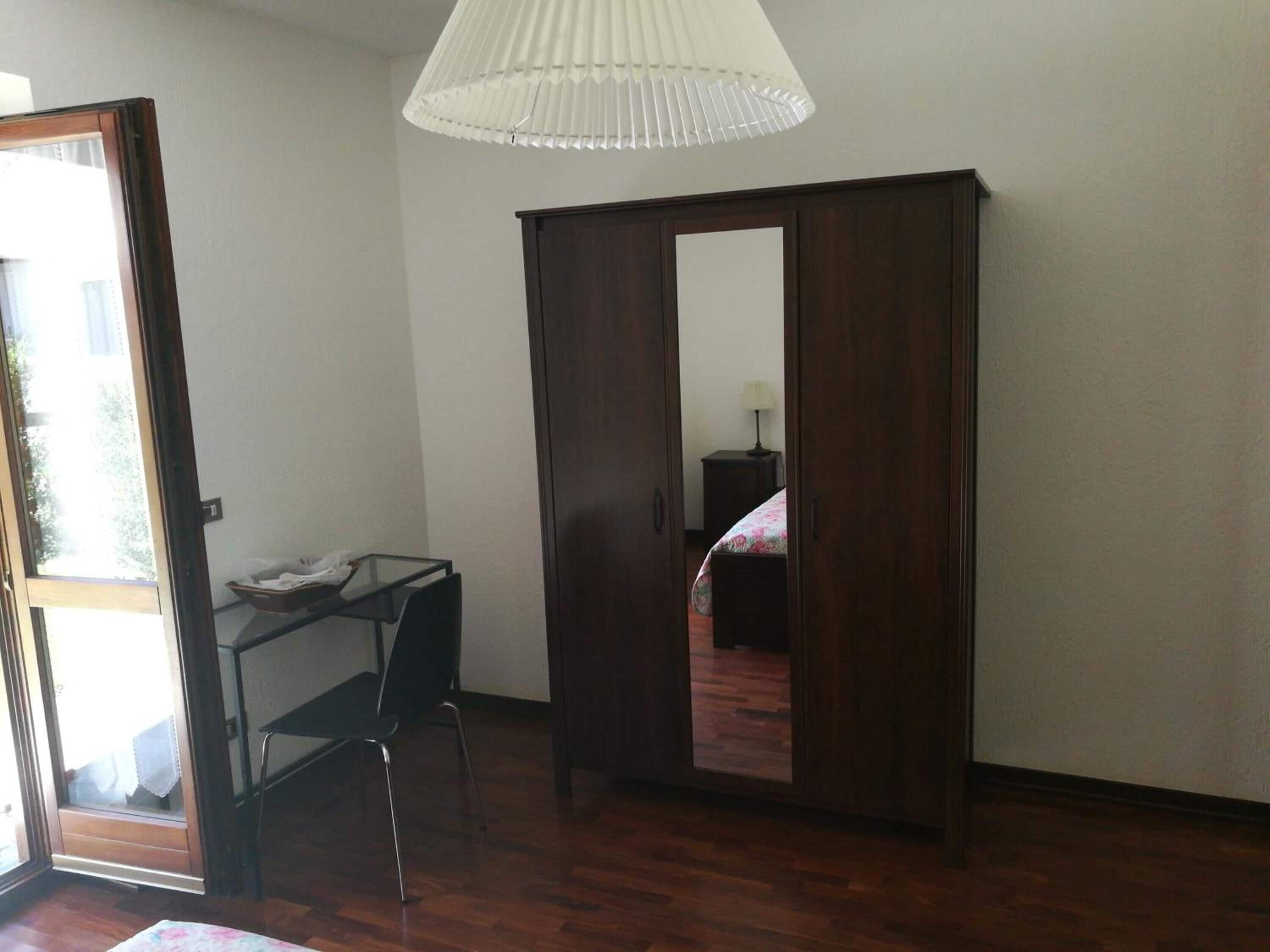 Bộ đồ giường kháng dị ứng, nệm có lớp đệm bông, bàn 