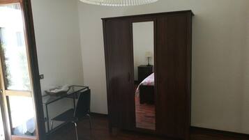 Allergikerbettwaren, Pillowtop-Betten, Schreibtisch