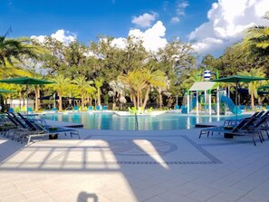 Outdoor pool - 6 bed House with Gameroom Garage (Kissimmee)