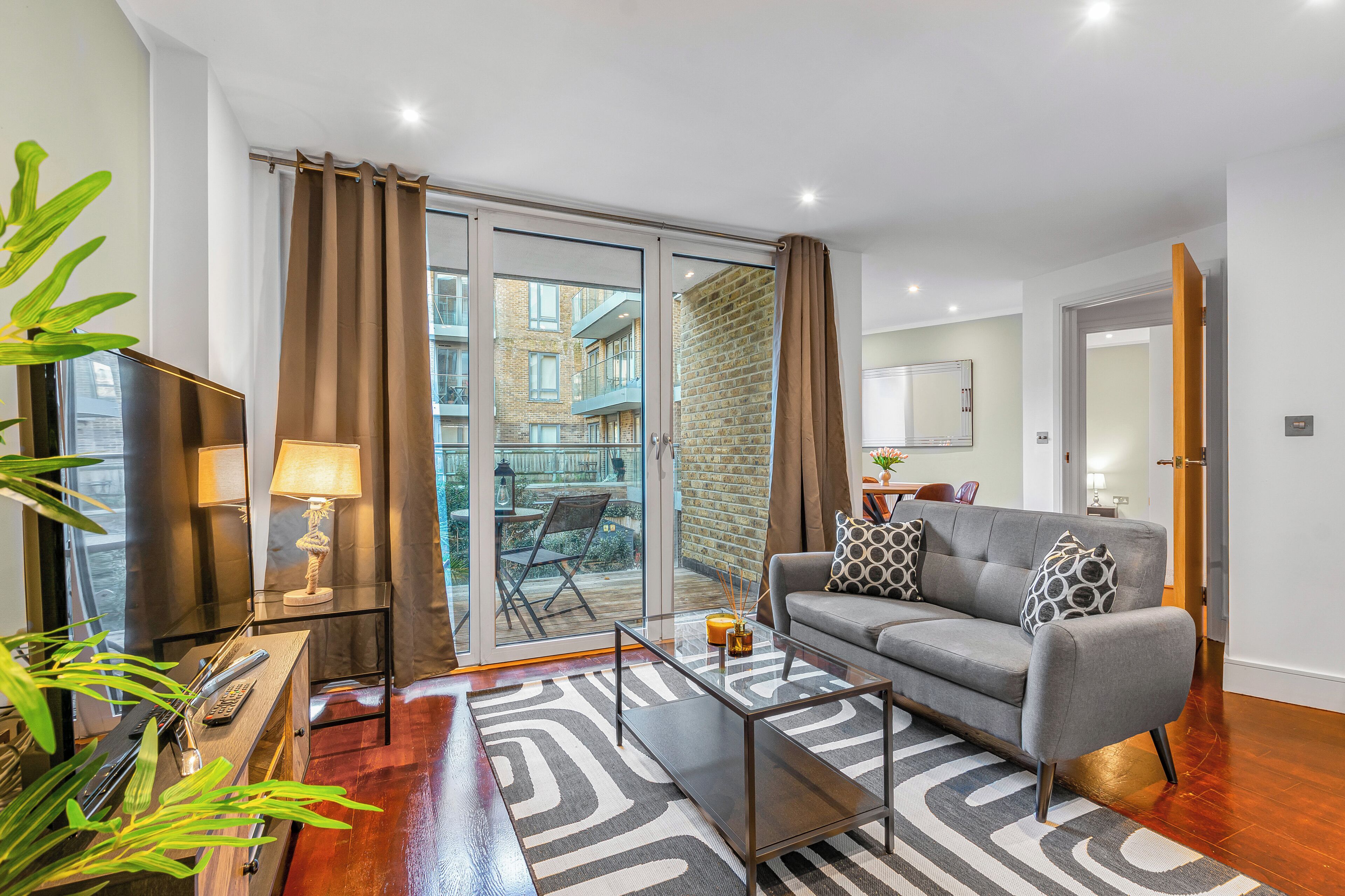 Classic Apartment, 2 Bedrooms, City View | Living area