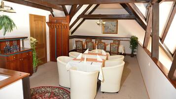 Daily buffet breakfast (EUR 4.50 per person)