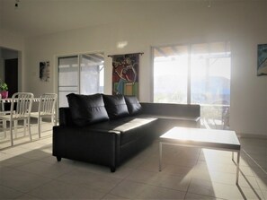 Villa | Sala de estar | Televisión 