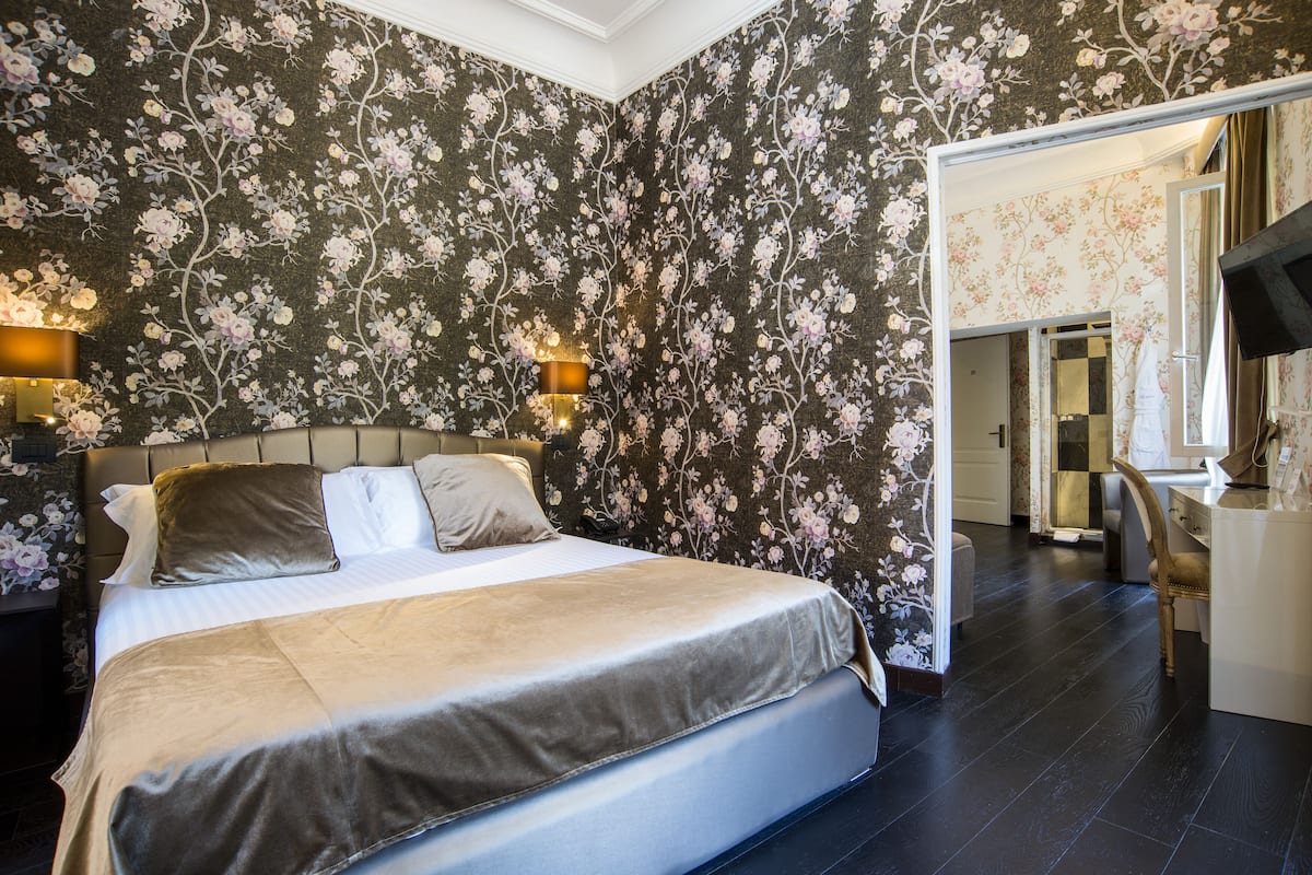 Suíte luxo | 1 quarto, roupas de cama premium, edredons de pluma