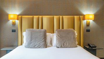 Hochwertige Bettwaren, Daunenbettdecken, kostenlose Minibar, Zimmersafe