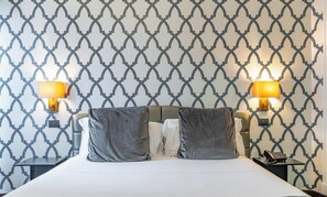 Superior Double Room | Premium bedding, down comforters, in-room safe, desk - Via Veneto Suites (Rome)