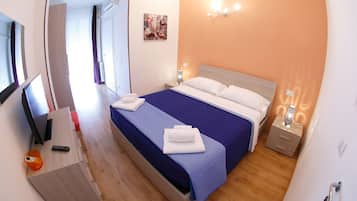 Double Room | Free WiFi, bed sheets