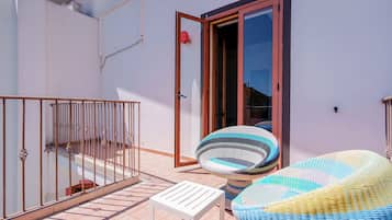Quarto superior, 1 quarto | 1 quarto, frigobar, cofres nos quartos, escrivaninha