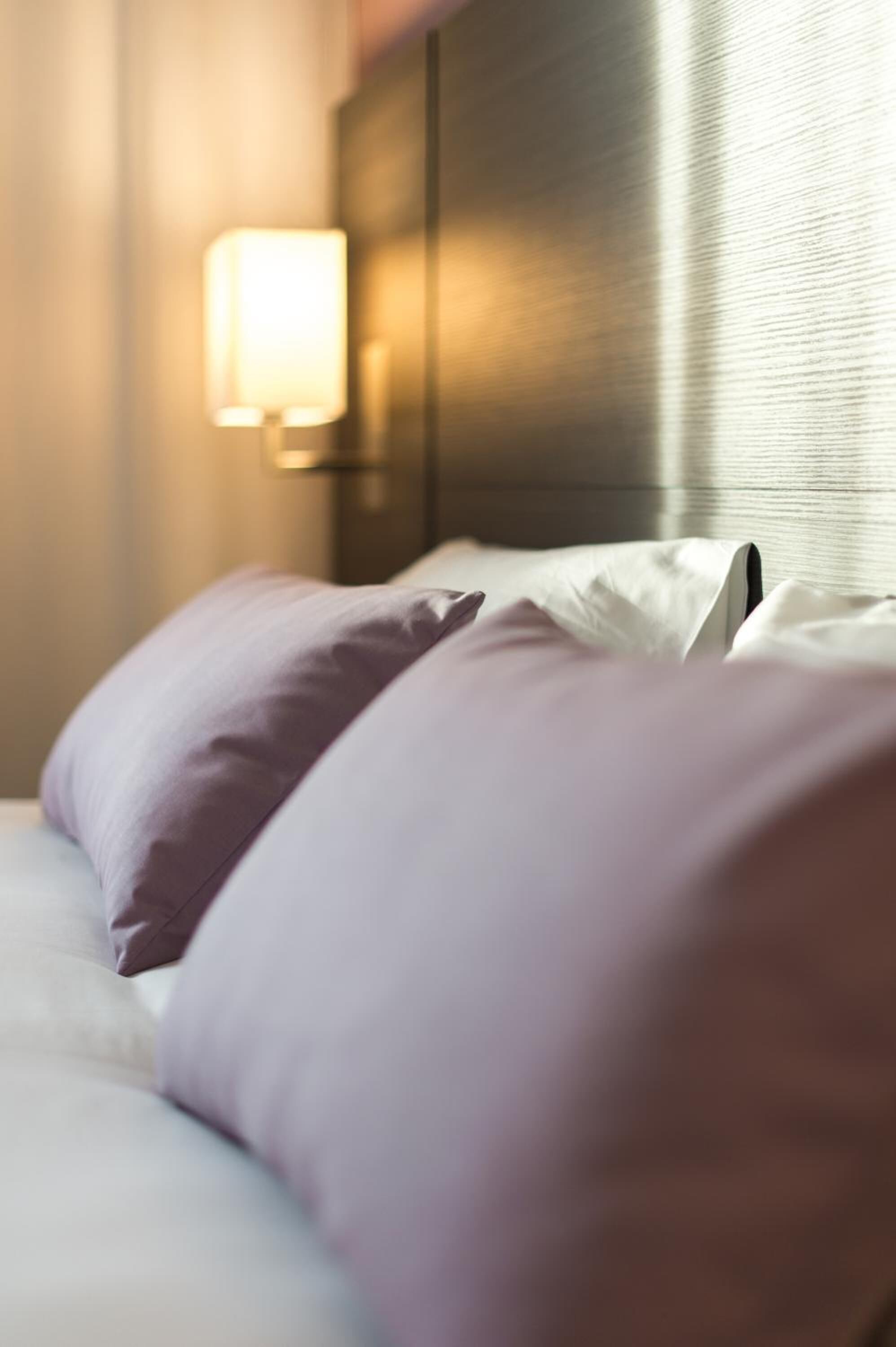 desk, soundproofing, free wifi, bed sheets