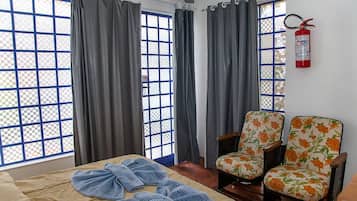 Suite | Free cribs/infant beds, bed sheets