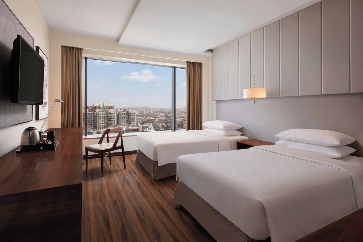 superior room, 2 single beds | pillow-top beds, minibar, in-room safe, desk