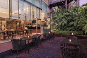 2 restaurants, breakfast, lunch, dinner served; Asian cuisine