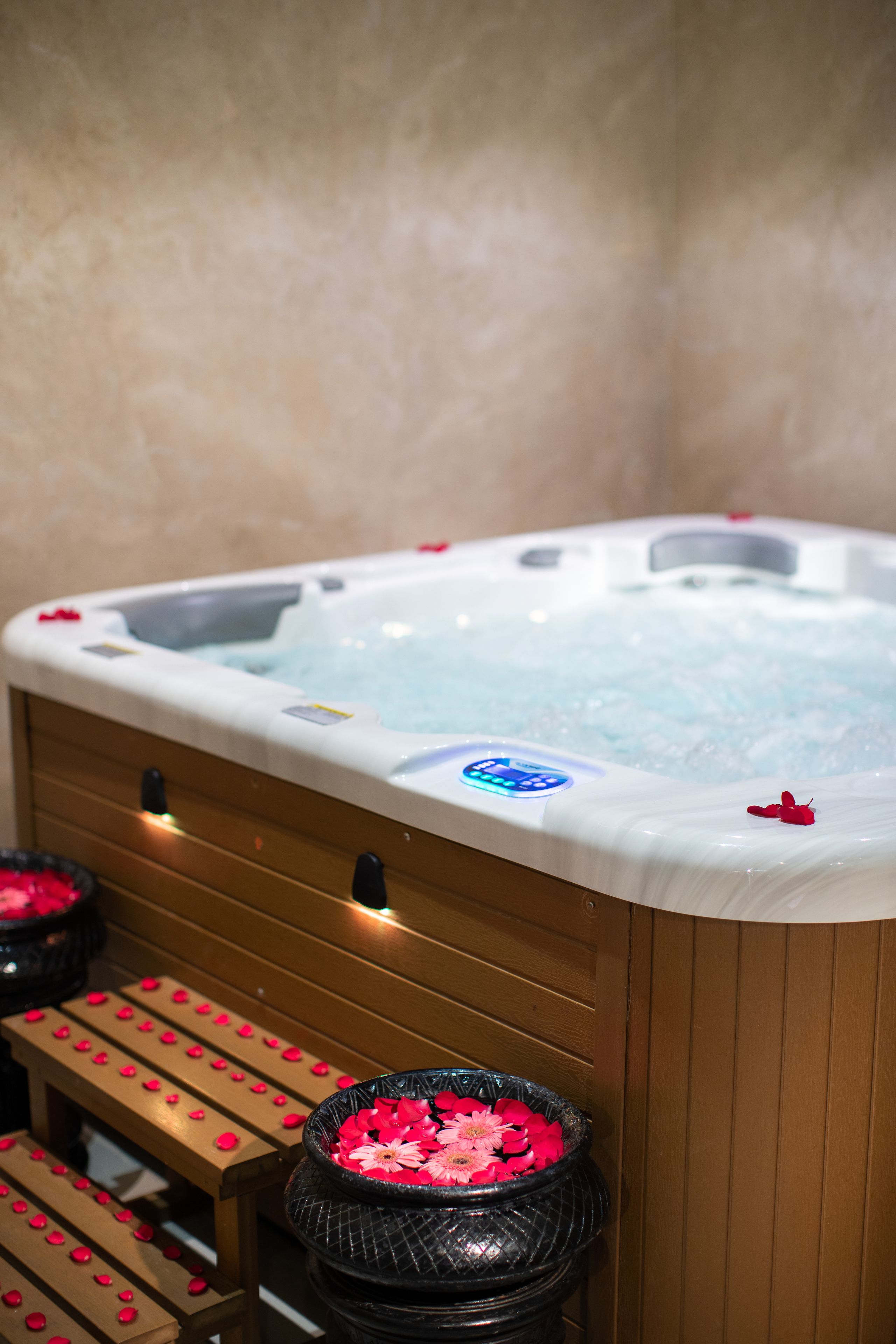 couples treatment room(s), body treatments, hydrotherapy, aromatherapy