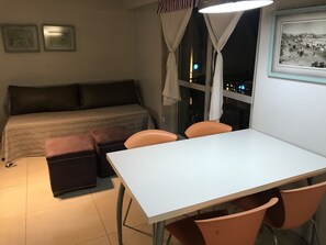 Studio, 1 Doppelbett und Schlafsofa | Wohnzimmer | Flachbildfernseher
