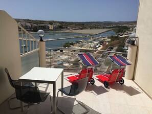 View from property - Seafront Apartment Blue Waters (St. Paul's Bay)