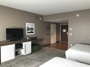 Premium bedding, in-room safe, desk, blackout curtains