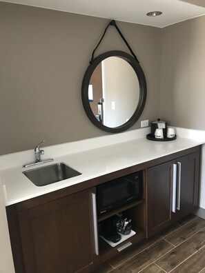 Premium bedding, in-room safe, desk, blackout drapes - Hampton Inn & Suites St. George, UT (St. George)