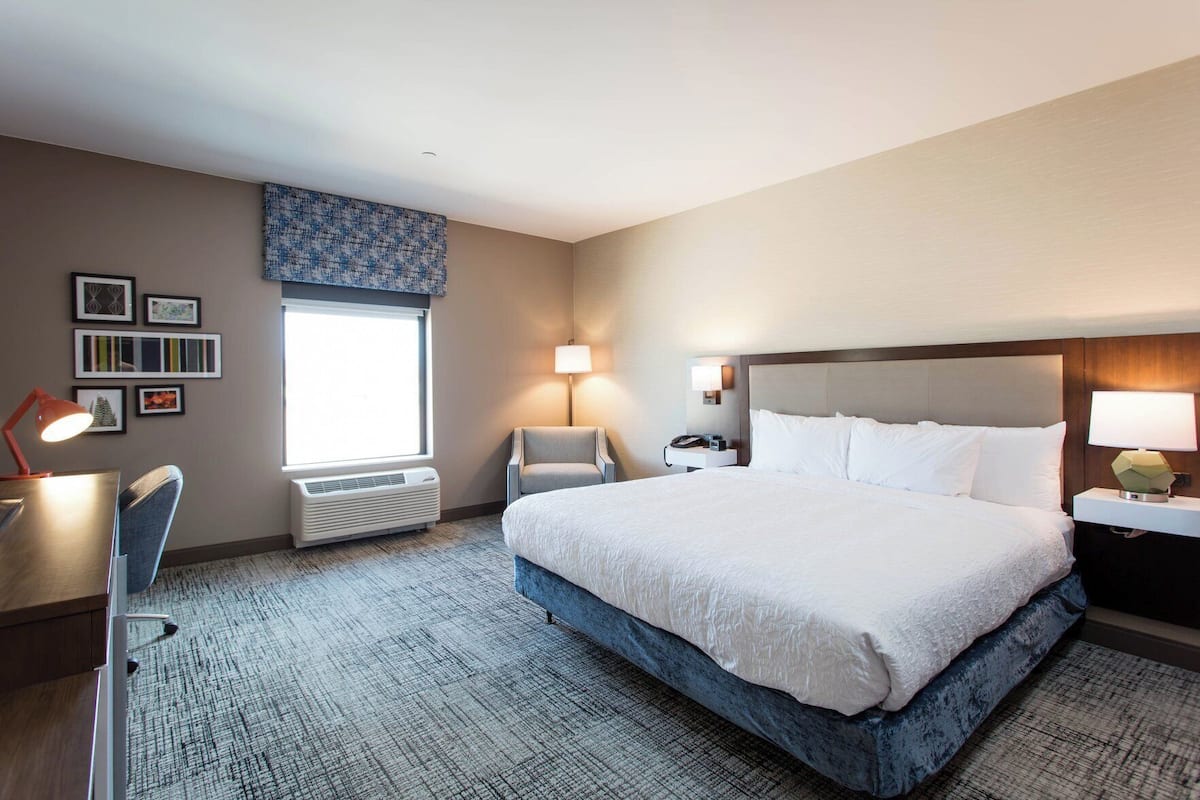 Premium bedding, in-room safe, desk, blackout drapes