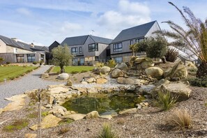 Front of property - La Maison des Glazicks (Plomodiern)