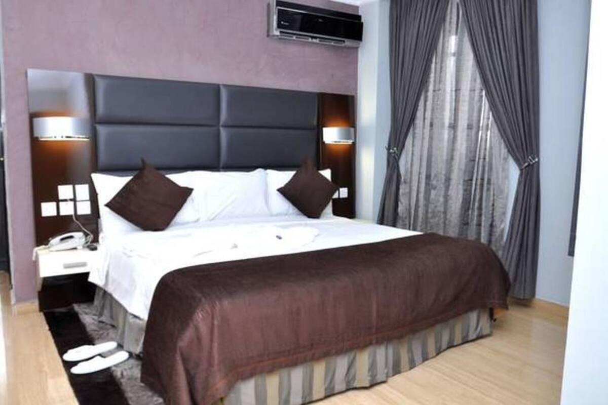 In-room safe, desk, laptop workspace, iron/ironing board (on request)