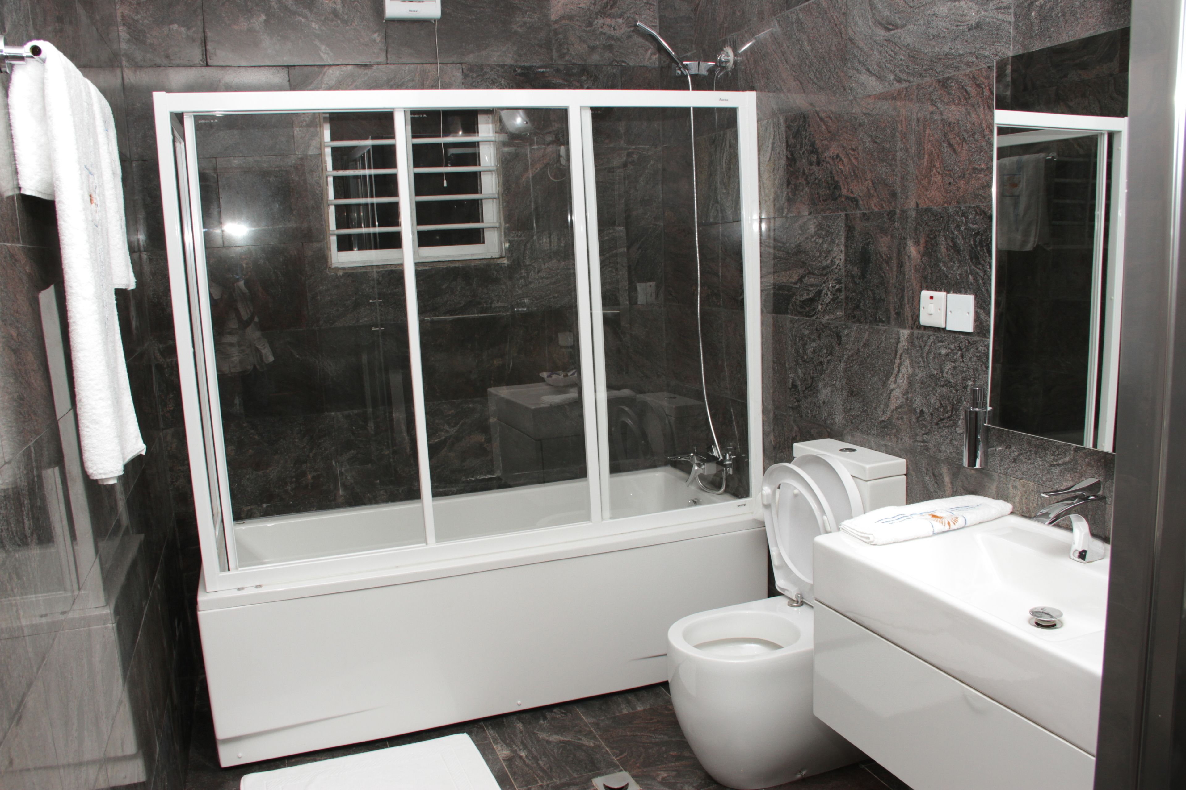 Toalettartikler (inkludert) og håndklær