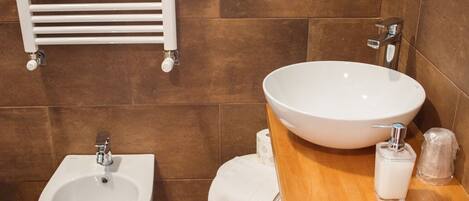 Double Room | Bathroom