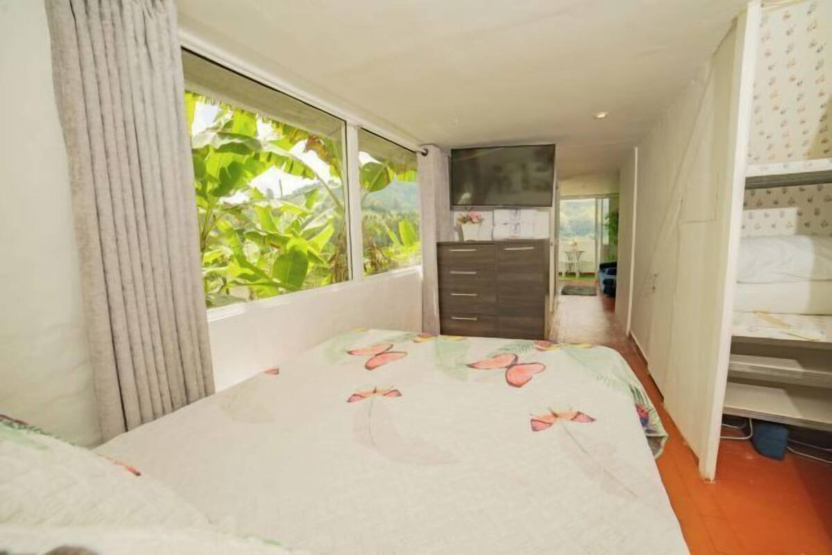 16 chambres, décoration personnalisée, ameublement personnalisé