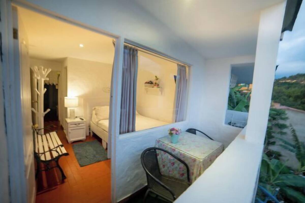 16 chambres, décoration personnalisée, ameublement personnalisé