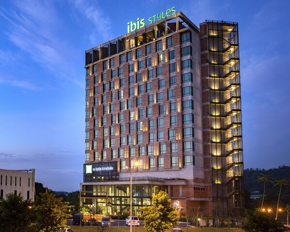 Exterior detail - Ibis Styles Kota Kinabalu Inanam Hotel (Kota Kinabalu)