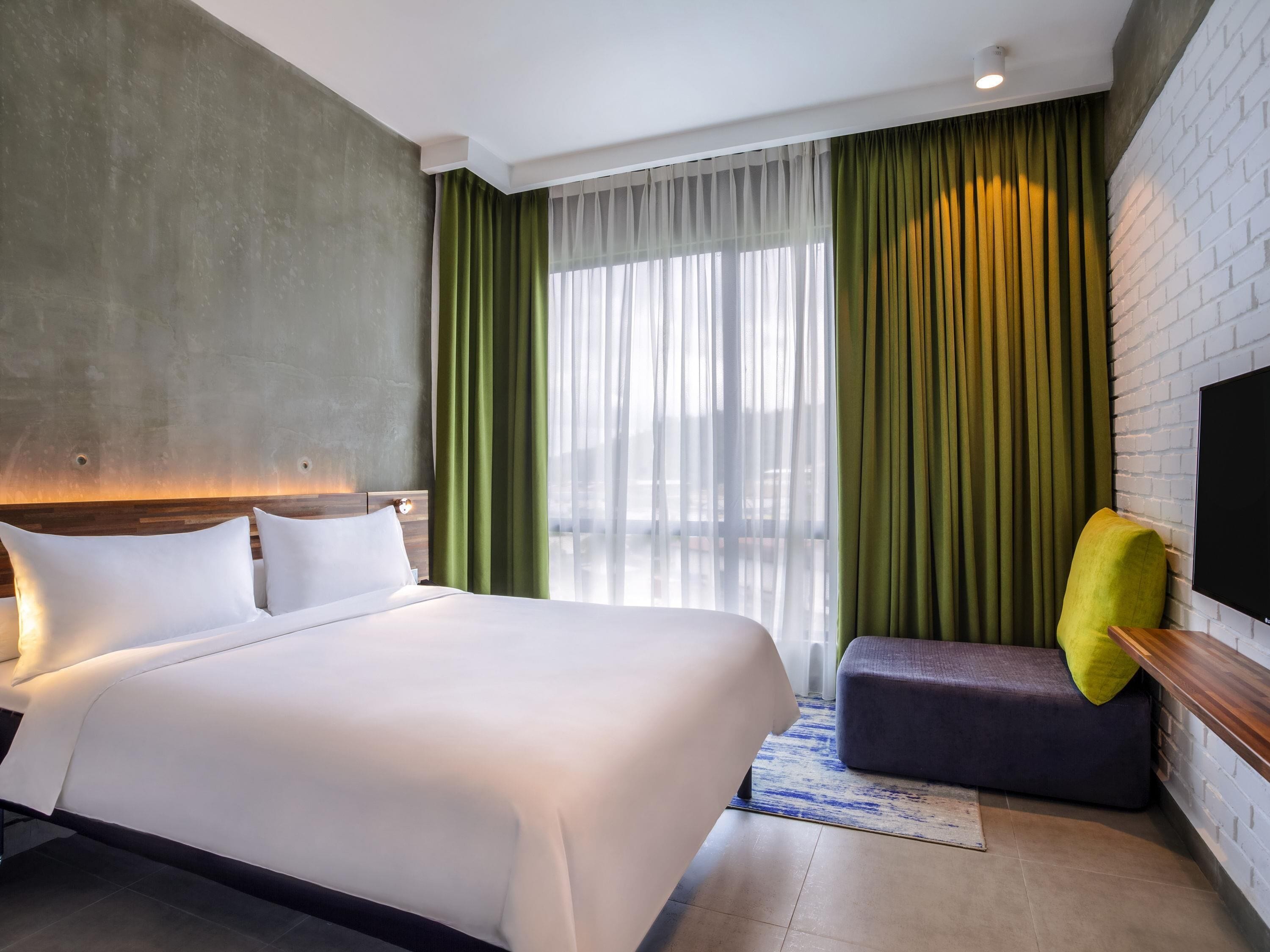 superior suite, 1 queen bed | 1 bedroom, premium bedding, minibar, in-room safe
