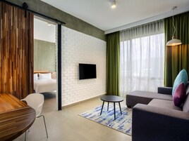 Superior Suite, 1 Queen Bed | Premium bedding, minibar, in-room safe, desk