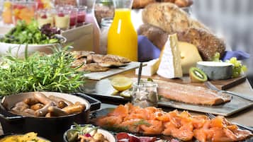 Tägliches Frühstücksbuffet (229 DKK pro Person)