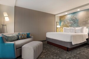 办公桌、遮光窗帘、熨斗/熨衣板、免费 WiFi