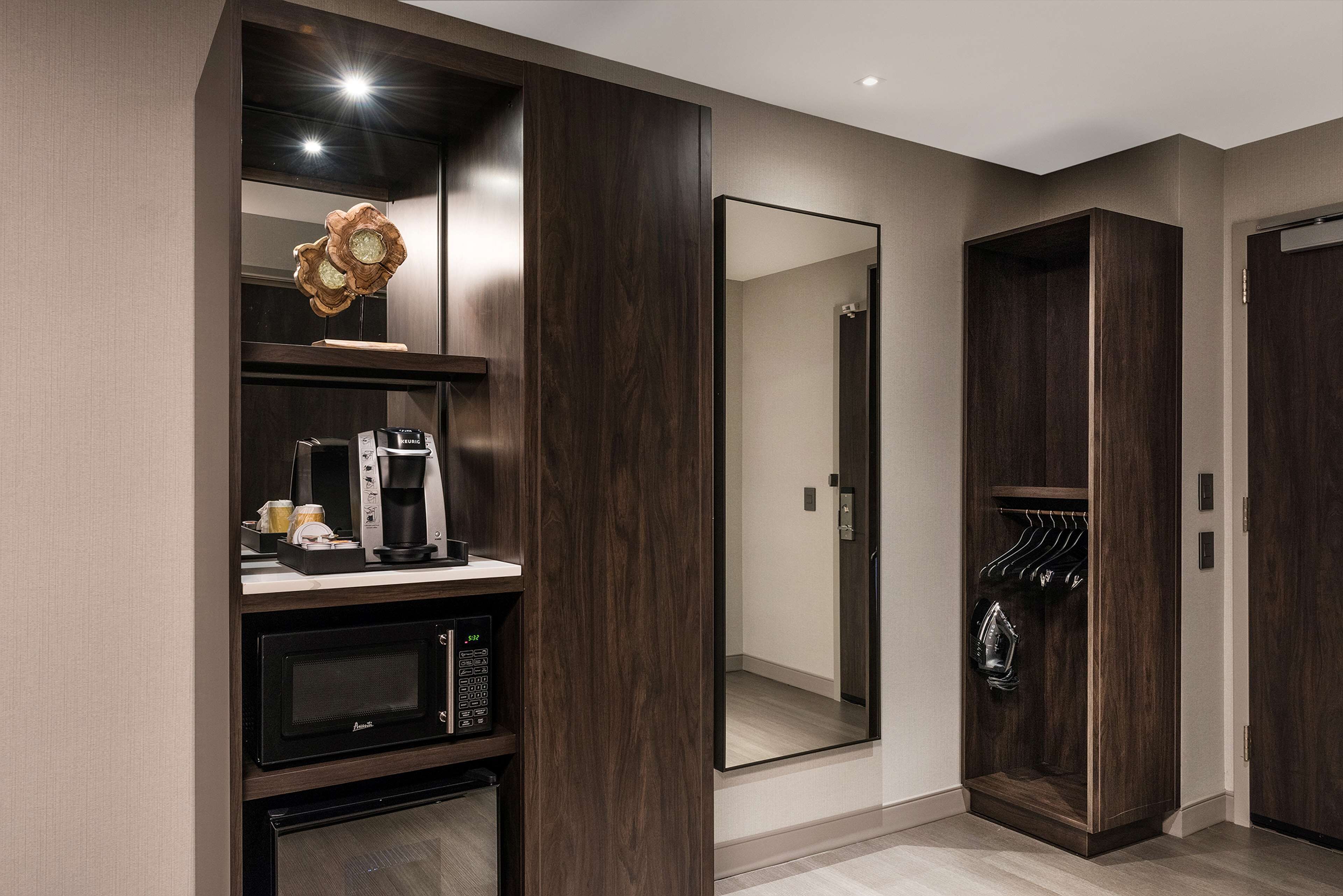 deluxe room, 2 queen beds, accessible, bathtub (mobility & hearing) | private kitchen | mini-fridge, microwave, coffee/tea maker