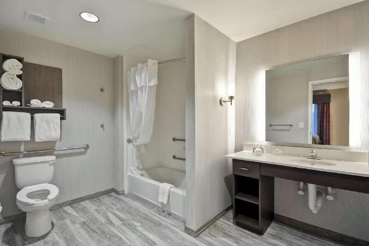Salle de bain | Articles de toilette (gratuits), séchoir à cheveux, serviettes fournies