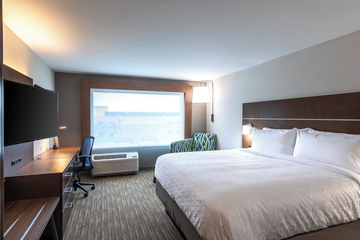 Premium bedding, down comforters, pillowtop beds, in-room safe