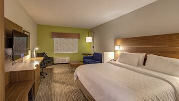 Suite, 1 King Bed, Accessible