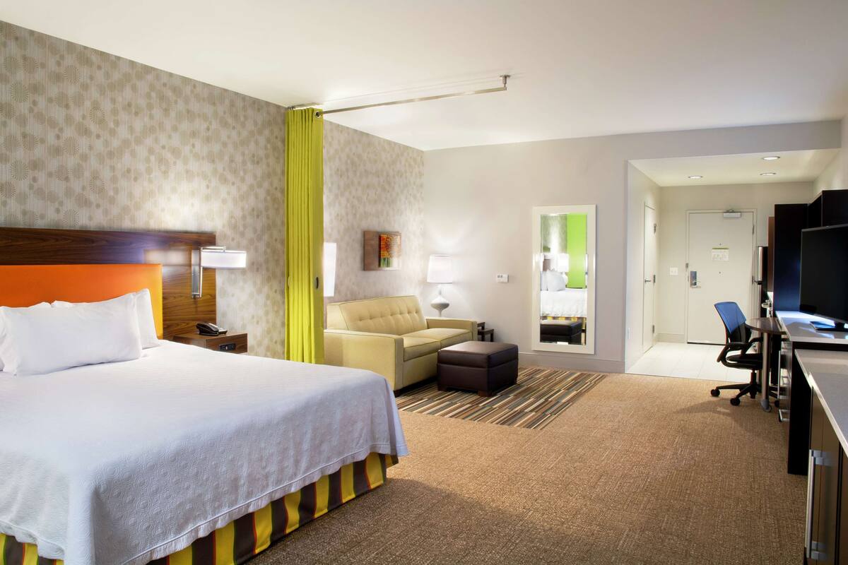 premium bedding, in-room safe, desk, blackout curtains