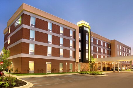 Home2 Suites by Hilton Indianapolis South Greenwood - Image 12