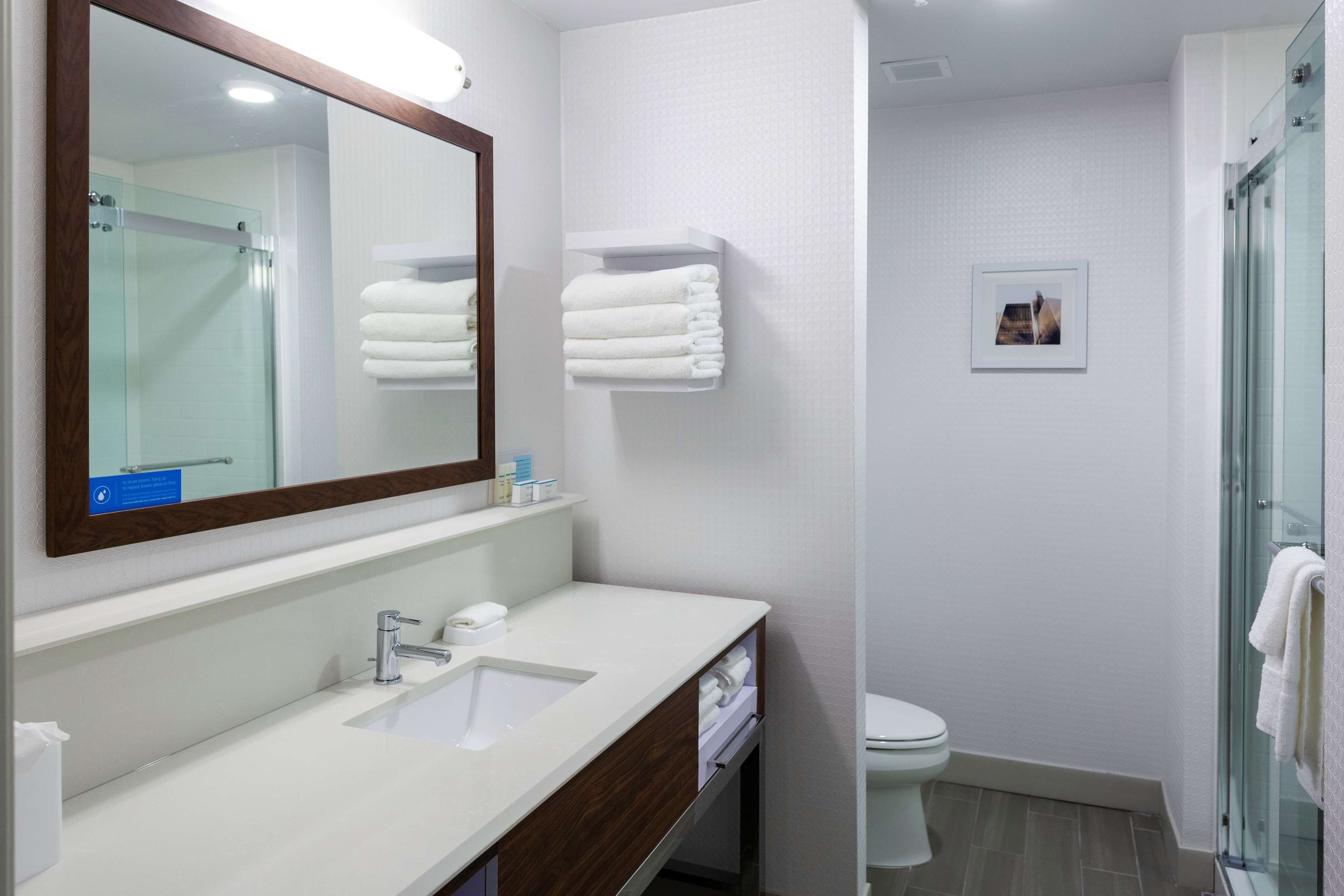 Photo - Hampton Inn & Suites Chicago-Burr Ridge