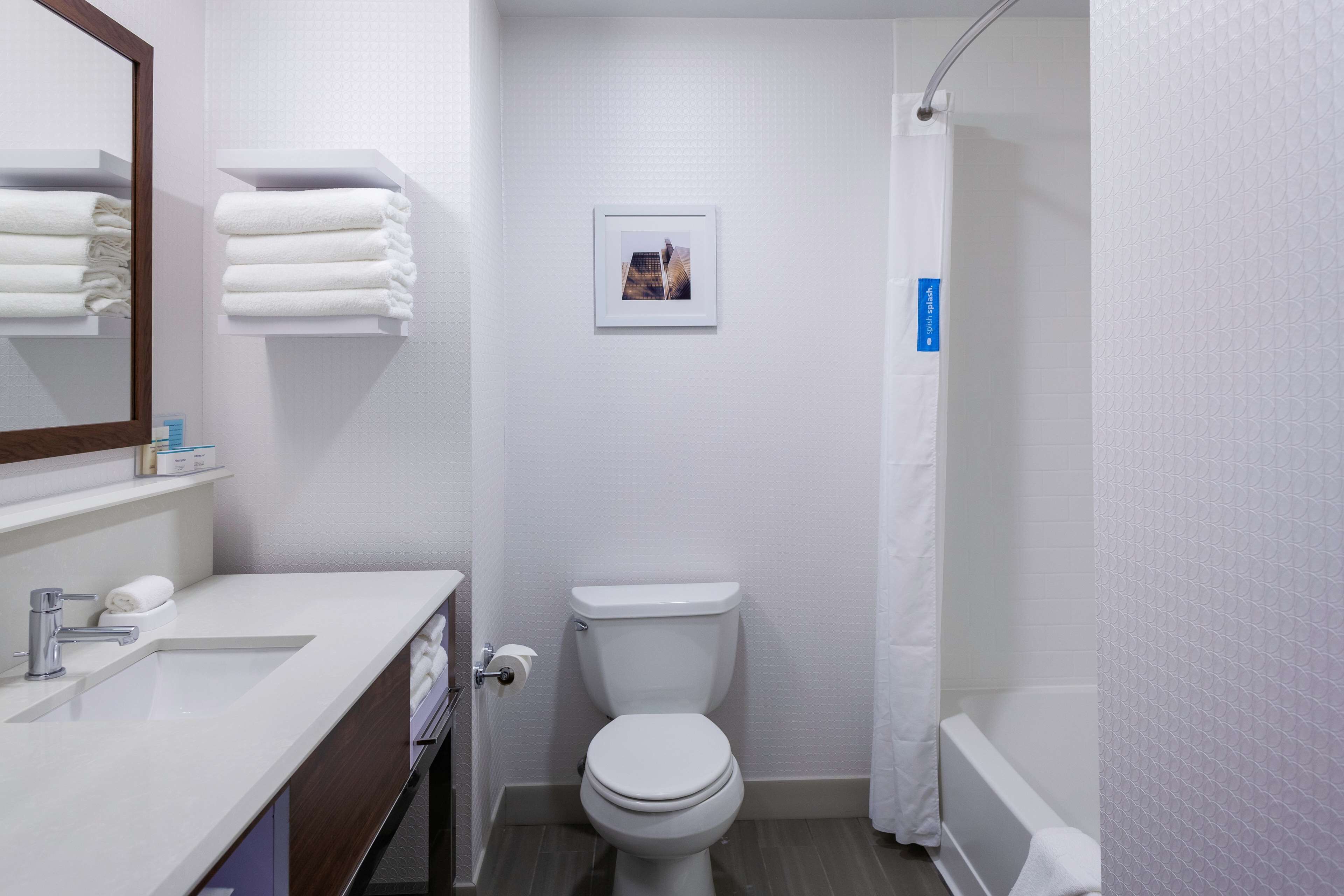 Photo - Hampton Inn & Suites Chicago-Burr Ridge