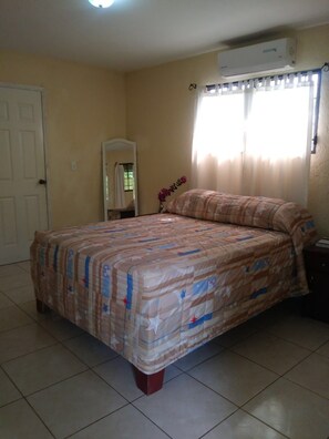 标准双人房, 1 间卧室, 花园景观 | 办公桌、熨斗/熨衣板、折叠床/加床（额外收费）、免费 WiFi