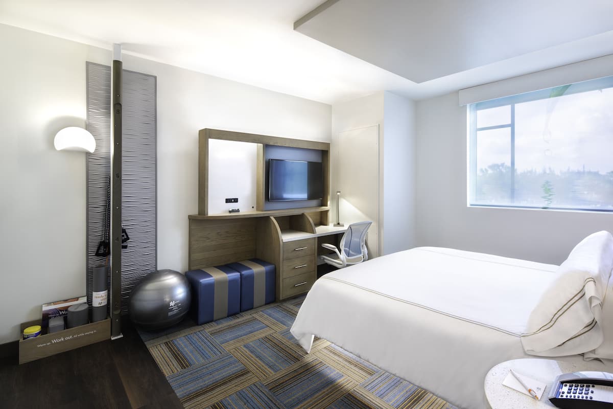 Surmatelas, coffres-forts dans les chambres, bureau