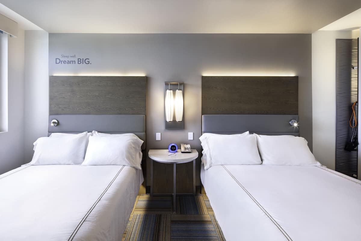 Surmatelas, coffres-forts dans les chambres, bureau