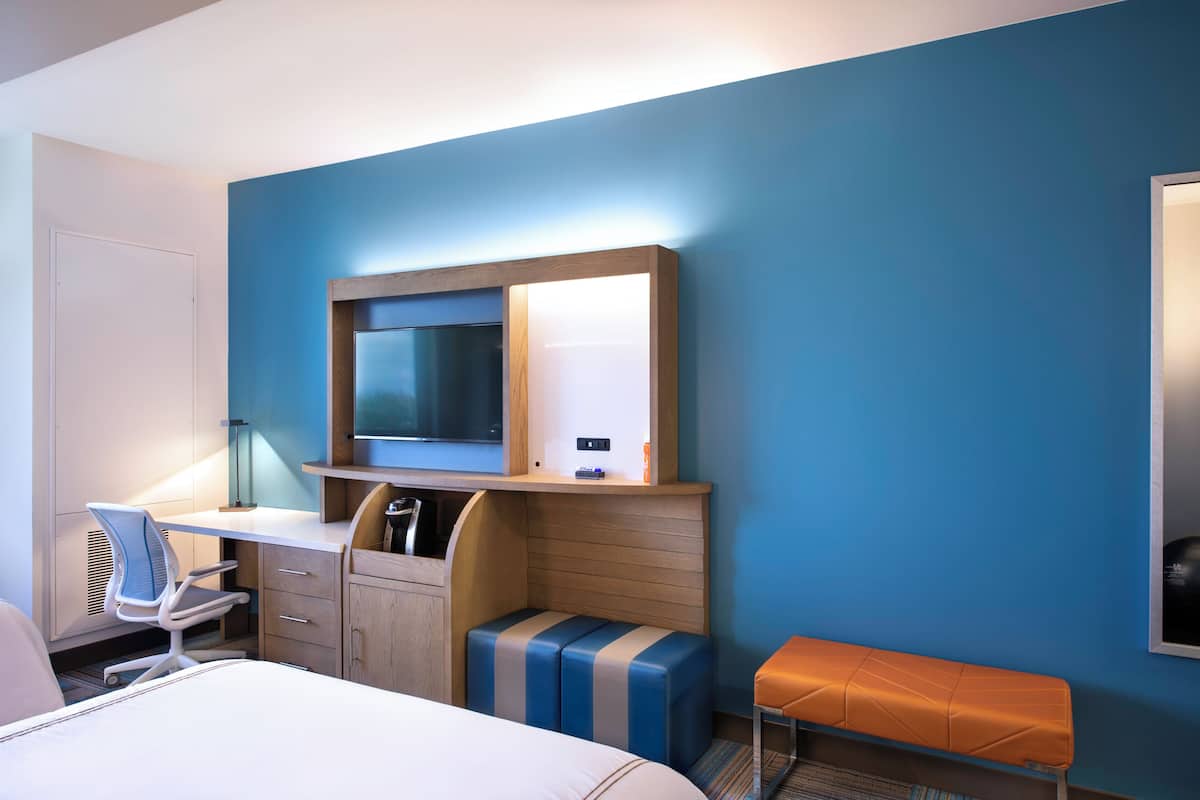 1 bedroom, pillowtop beds, in-room safe, desk