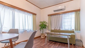 Unclassified image, 3 of 28, button - Galo Hostel Kobe (Kobe)