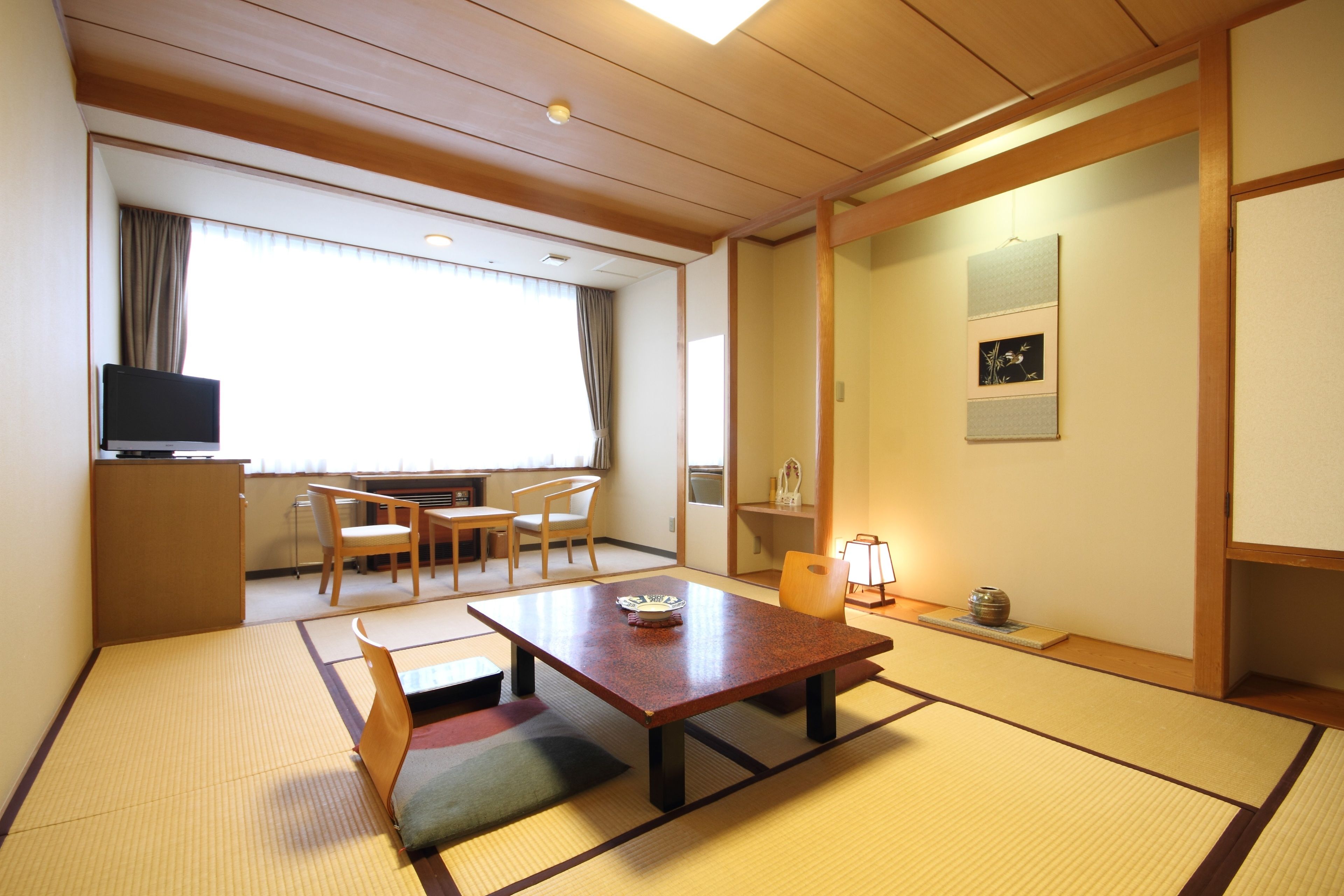 Down comforters, in-room safe, desk, free WiFi