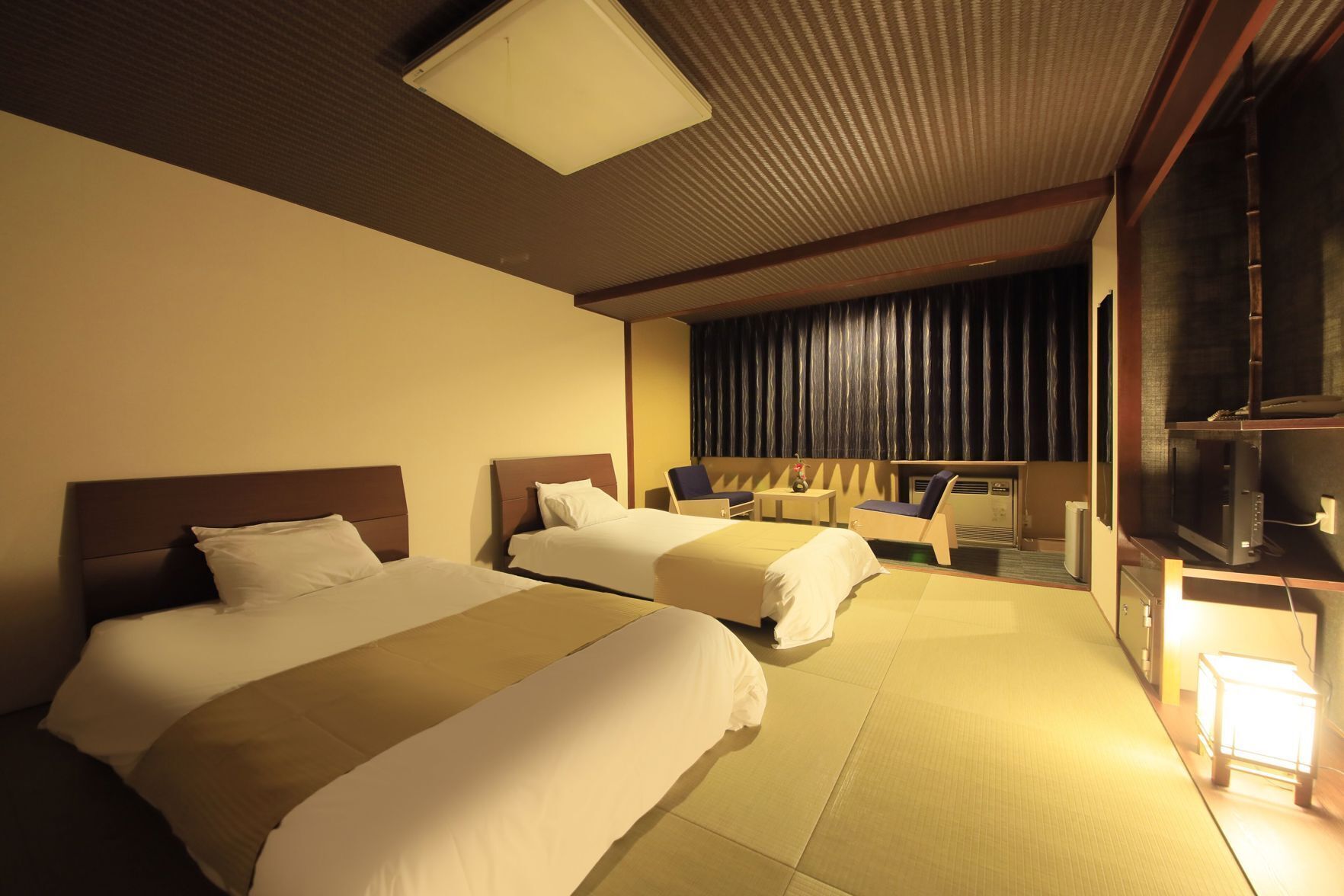 Down comforters, in-room safe, desk, free WiFi