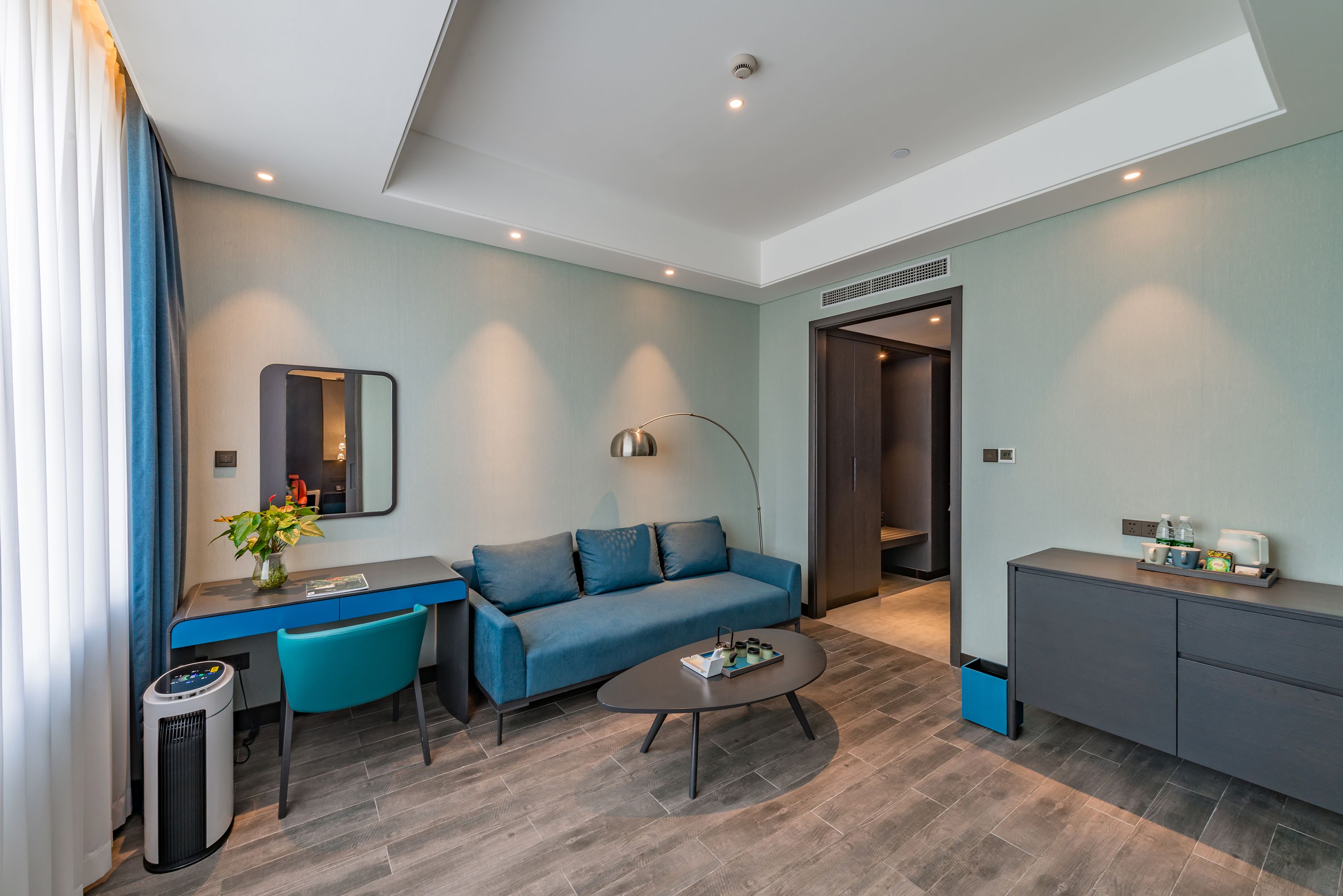 yiting executive suite | premium bedding, down duvets, pillow-top beds, minibar